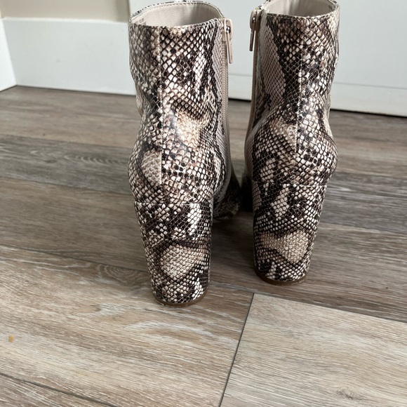Steve Madden Booties - 7.5 - Picture 2 of 3